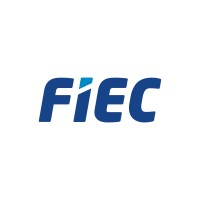 Logo da FIEC (Federação das Indústrias do Estado do Ceará), com as letras "FIEC" em azul, e um detalhe em forma de triângulo azul claro na letra "I", sobre um fundo branco.
