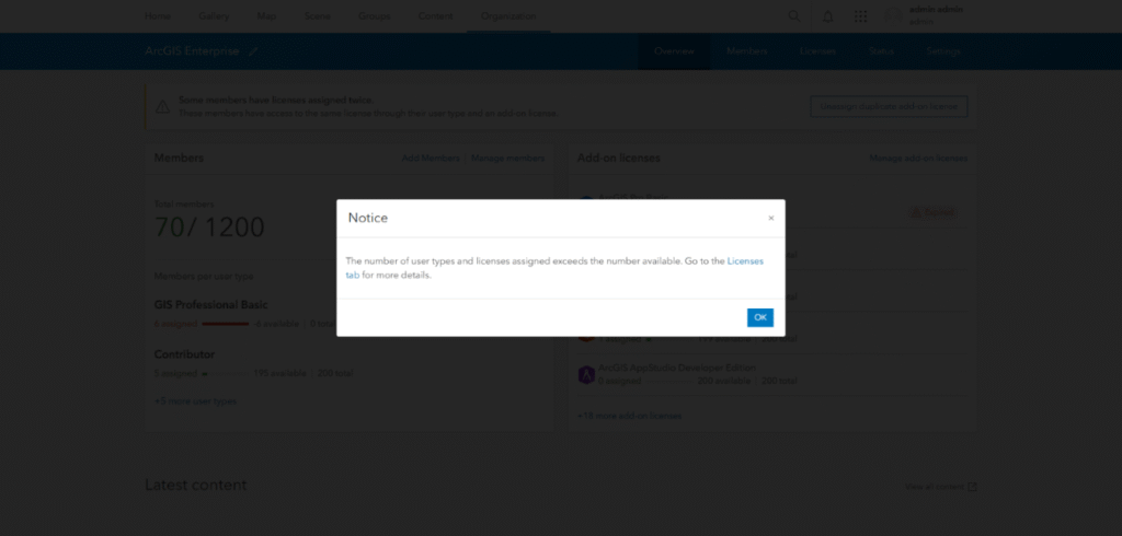 Alerta no ArcGIS Enterprise indicando que o número de User Types atribuídos excede o número disponível na organização.