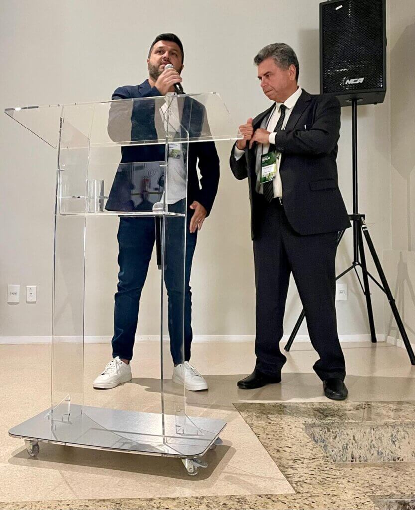 Alex Costa (Chefe da Unidade de Tecnologia e Gestão de Informações Ambientais – IBRAM) e Valterson da Silva (Secretário Executivo do IBRAM) ressaltam a trajetória de transformação digital do Instituto.