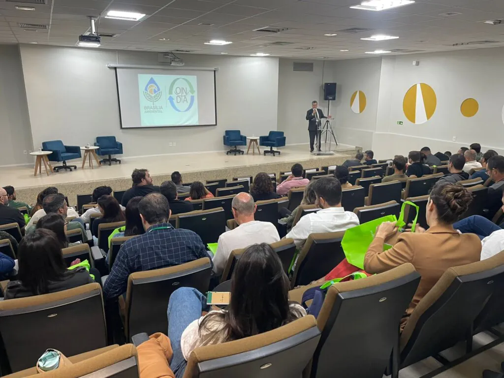 Abertura oficial do ConectaIBRAM 2025 com apresentação institucional do sistema ONDA.