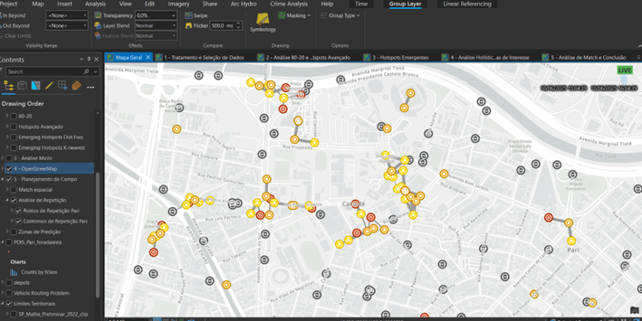 Mapa do ArcGIS Pro com diversos pontos coloridos identificando eventos repetitivos de criminalidade em uma área urbana, organizados por tipo de ocorrência.