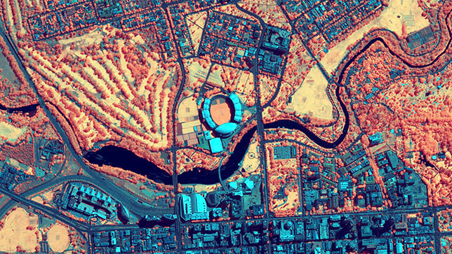 Sensoriamento remoto e processamento de imagens de satélite com ArcGIS e IA."