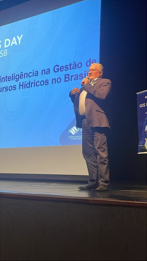 Marco Neves, diretor da ANA, fala ao público sobre a importância da gestão inteligente dos recursos hídricos.