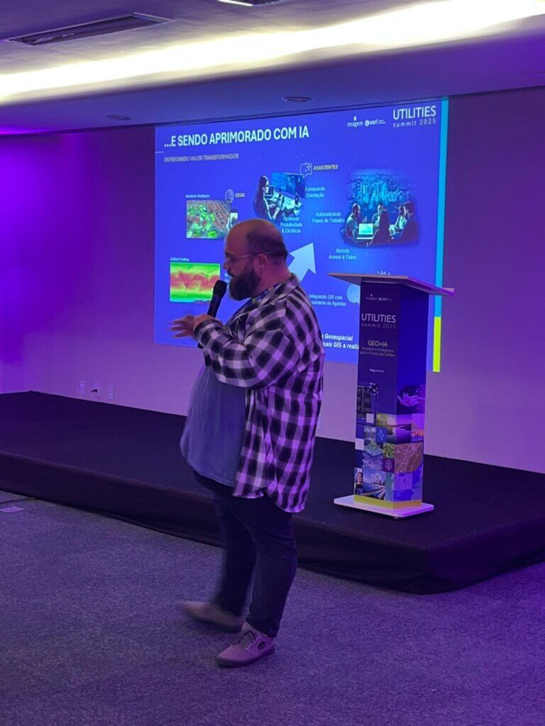Diogo Rosanelli apresenta como agentes inteligentes e IA podem redesenhar o setor de utilities no Utilities Summit 2025.