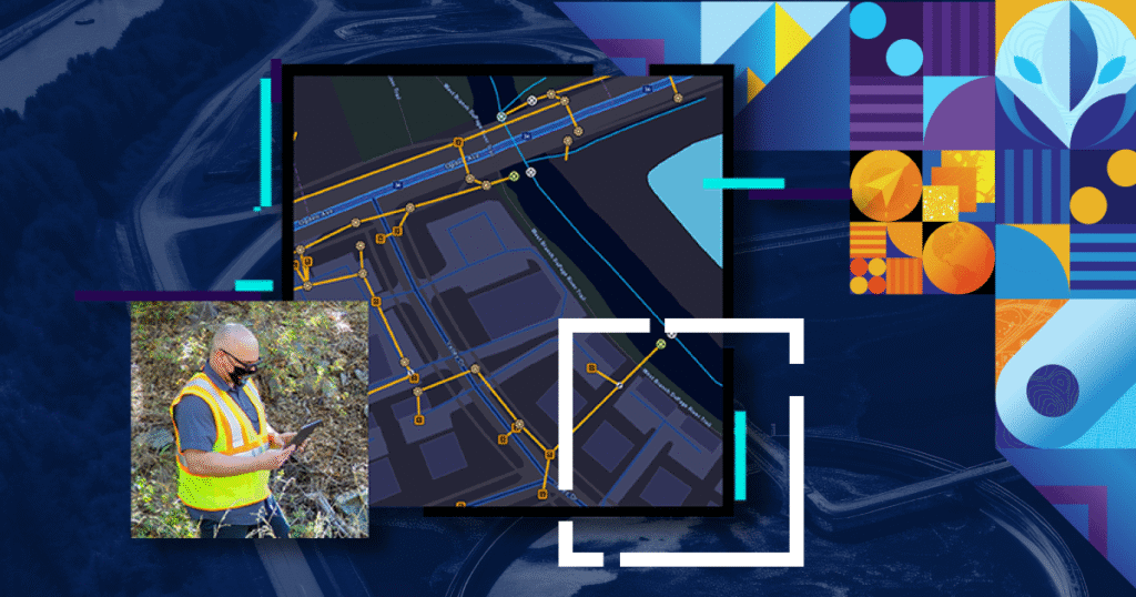 Técnico em campo usando tablet para coletar dados, ao lado de mapa digital de rede de saneamento com tubulações e conexões destacadas em azul e amarelo.